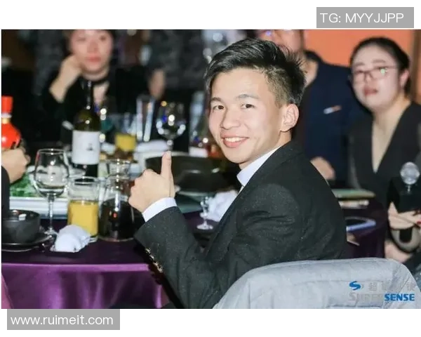 街头偶遇足球明星的惊喜时刻与难忘瞬间分享 街头偶遇足球明星的惊喜时刻与难忘瞬间分享