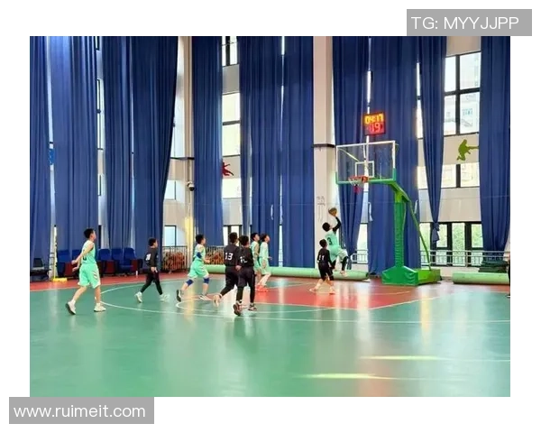 广州篮球队团队协作展现出色大满贯点评其默契配合与战术执行力